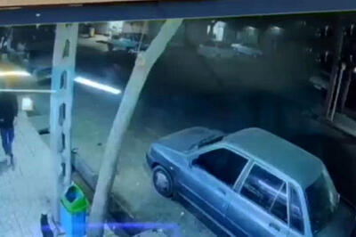  تصاویر دلخراش از برخورد موتورسوار با پراید پارک شده