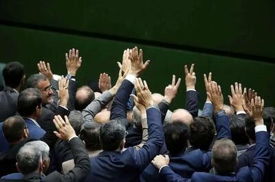  فرهیختگان: بعد از جنگ ۱۲روزه رادیکال‌ها جای خدا نشسته‌اند!