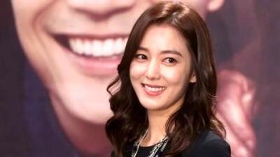  نگاه روز |بانو جانگ در حال تمرین دیالوگ در پشت‌صحنه سریال دونگ‌یی 🌟