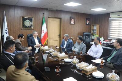  بررسی مشکلات رشته ورزشی فوتبال شهرستان قرچک توسط فرماندار