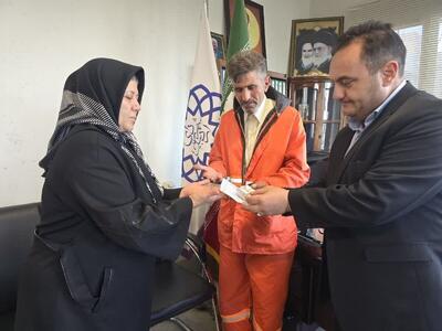  کارگر امانت‌دار شهرداری اردبیل، دستبند ۹۶ میلیونی را بازگرداند/ هدیه شهردار: سفر زیارتی به مشهد