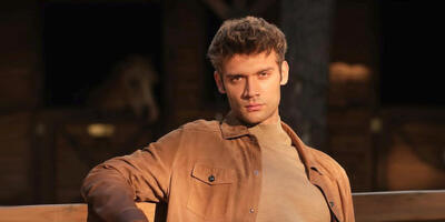  بازیگر مشهور ترک در شیراز دیده شد! آقایان خوش‌پوش استایل او را ببینید و ایده بگیرید - چی بپوشم