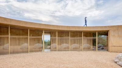  ۵ خانه شگفت‌انگیز در نوامبر ۲۰۲۵؛ ویلای حلقه‌ای مکزیک تا خانه کاه‌گلی هند! - چیدانه