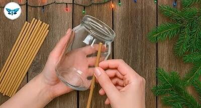  ایده ای تازه برای تزیین میز کریسمس: ترکیب شیشه و سیخ چوبی