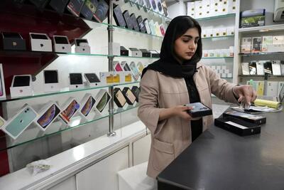  تلفن همراه ارزان می‌شود؟ ترخیص کالاهای دپو شده از گمرک