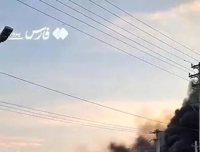  ببینید| آتش‌سوزیِ شهرک صنعتی یزد مهار شد
