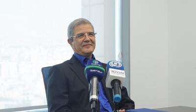  افزایش قیمت جهانی طلا و نگرانی‌های داخلی؛ ریشه نوسانات دلار چیست؟