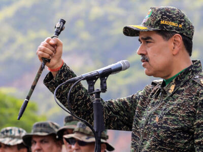 توپ در زمین مادورو - دیپلماسی ایرانی