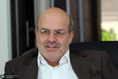  عیسی کلانتری: ۸۰ درصد آلایندگی شهرهای بزرگ مربوط به خودروها است/ بنزین و گازوئیل ما تا ۱۰۰ برابر استاندارد گوگرد دارد/ حداقل ۲۵۰ میلیارد دلار هزینه نوسازی ناوگان خودرو و موتورسیکلت و پالایشگاه است