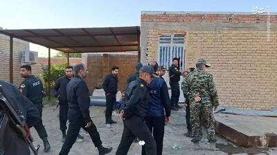  عکس/ پاک‌سازی بزرگ‌ترین مرکز دپوی قاچاق سوخت در کرمان