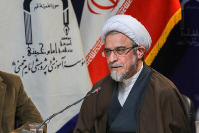  انقلاب اسلامی در جهانی فرو رفته در ظلمت، نور احیای دین را برافروخت