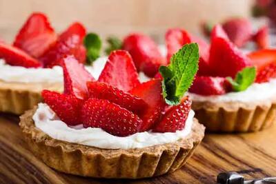  طرز تهیه تارت خامه‌ای میوه‌ای ترد و خوشمزه