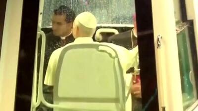  رقص لبنانی‌ها زیر باران سیل‌آسا؛ روز تاریخی در استقبال از پاپ + فیلم