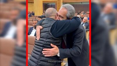  فیلم لحظه بوسیدن مازیار لرستانی توسط خشایار راد