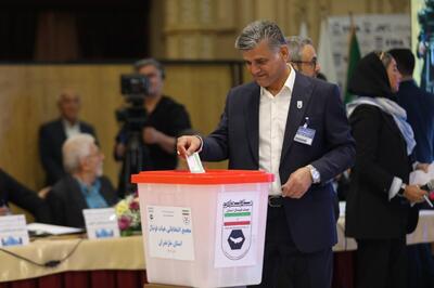  رفیق تاج رای آورد