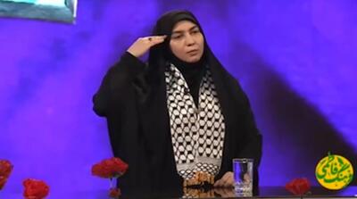  سلام نظامی یک خانم به رهبر انقلاب روی آنتن زنده