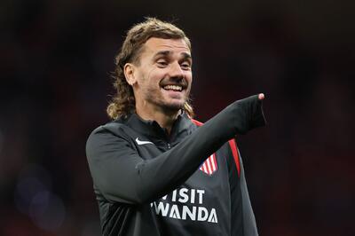  آنتوان گریزمان برنده جایزه پای طلایی 2025 شد / عکس