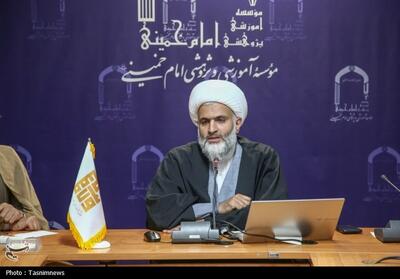  بنیان‌های معرفتی رهبری  مسیر سیاست‌گذاری را از عبودیت تا مردم‌سالاری دینی ترسیم می‌کند - تسنیم