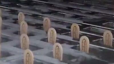  میدونستین بستنی چوبی چطوری تو کارخونه تولید میشه؟