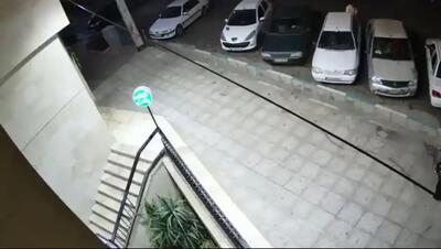  حرکت نمایشی فاجعه‌بار پژو ۲۰۶ با برخورد به ۶ خودروی پارک شده (فیلم)