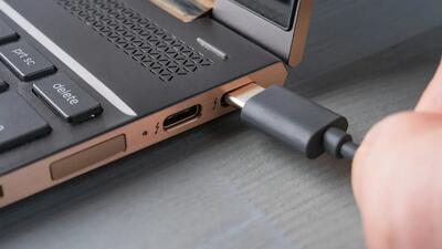  آیا گجت‌ هایی که به پورت USB وصل می کنید، لپ تاپ شما را نابود می‌کنند؟