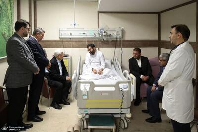  گریه معاون پزشکیان در آغوش محمدرضا عارف