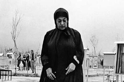  تصویر دیده‌نشده از «مرضیه» در حال پخت نان در ویلای لواسانش