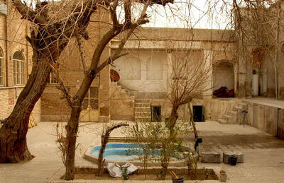 خانه‌ای قدیمی در هفت تیر که مثل یک آغوش، گرم و خواستنی است - چیدانه