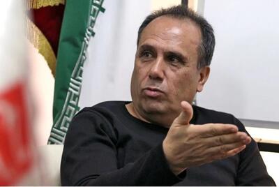  ضیا عربشاهی بعد از انتقال به زندان: یک نفر نباید بپرسد من چرا به این وضع افتادم؟/ از فدراسیون فوتبال و باشگاه پرسپولیس کسی پیگیر کار من نیست
