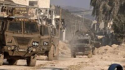  یورش بیش از ۱۰ تانک و نفربر اسرائیلی به جنوب سوریه