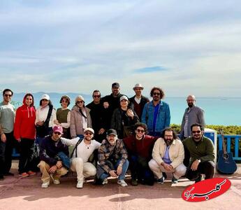  سفر گروهی بازیگران به شمال آفریقا؛ سلفی نرگس محمدی و علی اوجی در سیدی بوسعید تونس | تصاویر - کلبه سرگرمی
