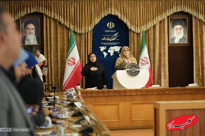  ببینید | سرفه‌های مکرر سخنگوی دولت در نشست خبری! - کلبه سرگرمی