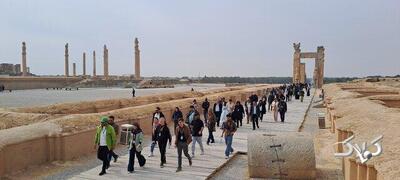  هنرمندان عازم تخت جمشید شدند - مجله اینترنتی کولاک