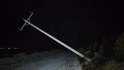  چهارمین پایه برق در کاشان طی ۴۸ ساعت گذشته سقوط کرد