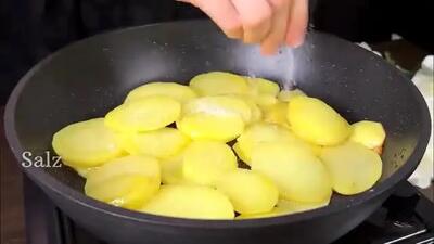  طرز تهیه کاسرول سیب‌زمینی و تخم‌مرغ در ۲۰ دقیقه! بدون گوشت و مجلسی