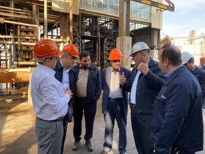  بازدید نجم‌الدین از پالایشگاه روغن‌سازی آبادان و پایانه صادراتی بندر امام (ره)