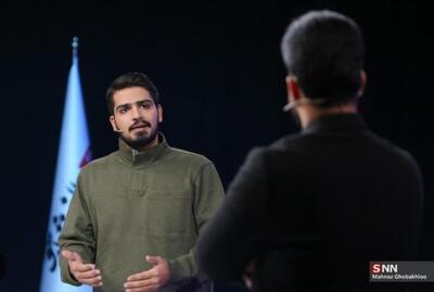  دیپلم افتخاری برترین فیلم ۶۰ ثانیه‌ای جشنواره جهانی فیلم فجر به علی توسلی خبرنگار مقاومت خبرگزاری دانشجو تعلق گرفت+ فیلم