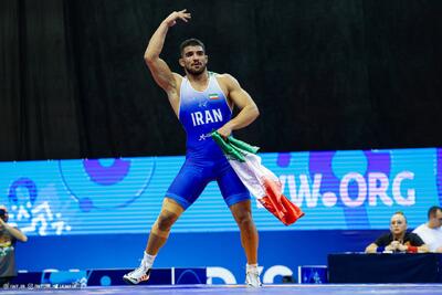  بعد از جنجال شمسایی و انتقاد فردوسی‌ پور؛ شادی متفاوت عظیمی در لیگ برتر کشتی خبرساز شد