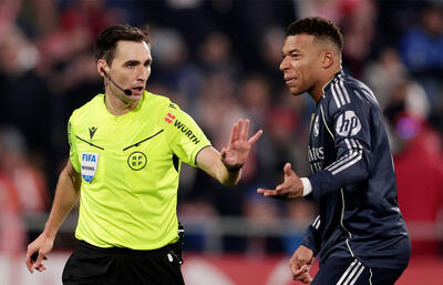  خشم امباپه از داور: وقتی حرف می‌زنم به من نگاه کن!