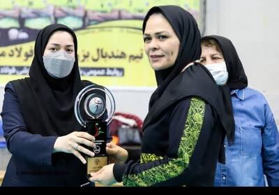  سرمربی هندبال بانوان: با ترکیب تجربه و جوانی برای قهرمانی می‌جنگیم - تسنیم