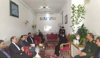  رئیس سازمان بازرسی کشور با مادر شهیدان یخدانی دیدار کرد