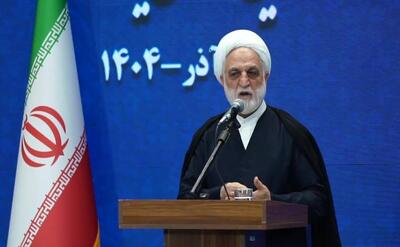  رییس قوه قضاییه: زندانی کردن افراد عادی نشود