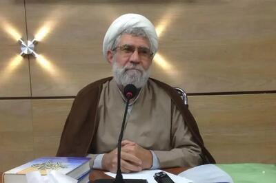  فتوای عجیب یک آیت الله علیه یک روحانی: حکم کفر و خروج از دین بر او صادق است!