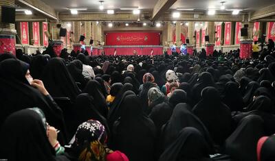  رهبری : حقوق زن و مرد در «خانواده» مساوی است / زن، کارگزار خانه نیست، مدیر است
