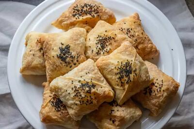  طرز تهیه اسنک گوشت چرخ کرده با خمیر یوفکا