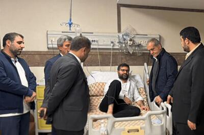  عکس توجه‌برانگیز سقاب‌اصفهانی در یک جلسه رسمی