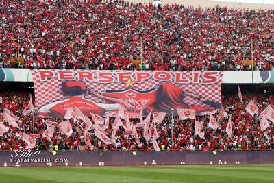  هوادار پرسپولیس، خودرویش را به پوستر دربی تبدیل کرد!