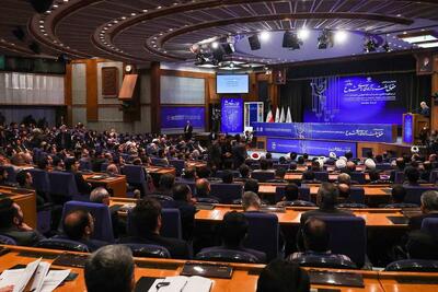  همایش حقوق ملت و آزادی‌های مشروع در منظومه فکری آیت‌الله العظمی خامنه‌ای برگزار شد