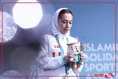  فرشته حسن‌زاده امروز در مراسم روز زن در حسینیه امام خمینی (ره): خوشحالم در کشوری زندگی می‌کنم که عالی‌ترین مقام تلاش‌های من را دیدند