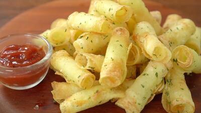  طرز تهیه چیپس سیب زمینی کریسپی رول شده با پنیر